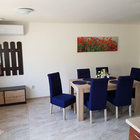 Apartman S Vinnym Sklepem Viktorie Pouzdrany Bagian luar foto